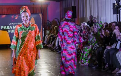 Leticia Valera y Kassumay celebran la diversidad y la fuerza de las mujeres con un desfile solidario